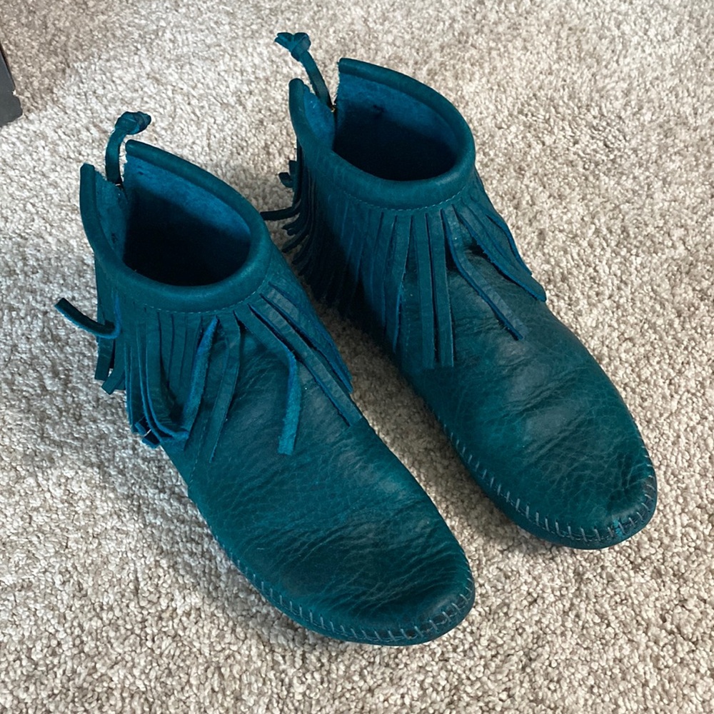 Turquoise real Leather Back Zip Softsole used Boot Minnetonka Moccasin size 7
